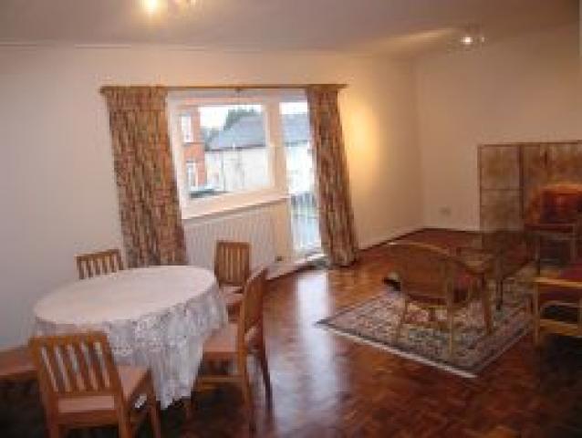 			NEW ON!, 3 Bedroom, 1 bath, 1 reception Flat			 Finchley Road, GOLDERS GREEN NW11